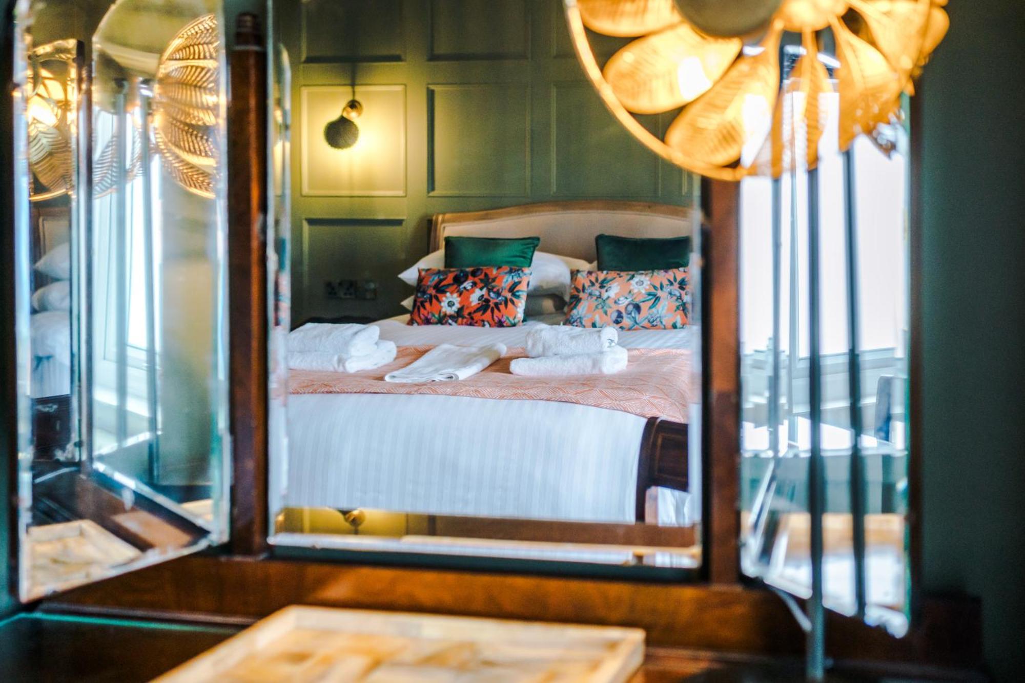 Russell Court By Orenda-Luxe ลันดิดโน ภายนอก รูปภาพ