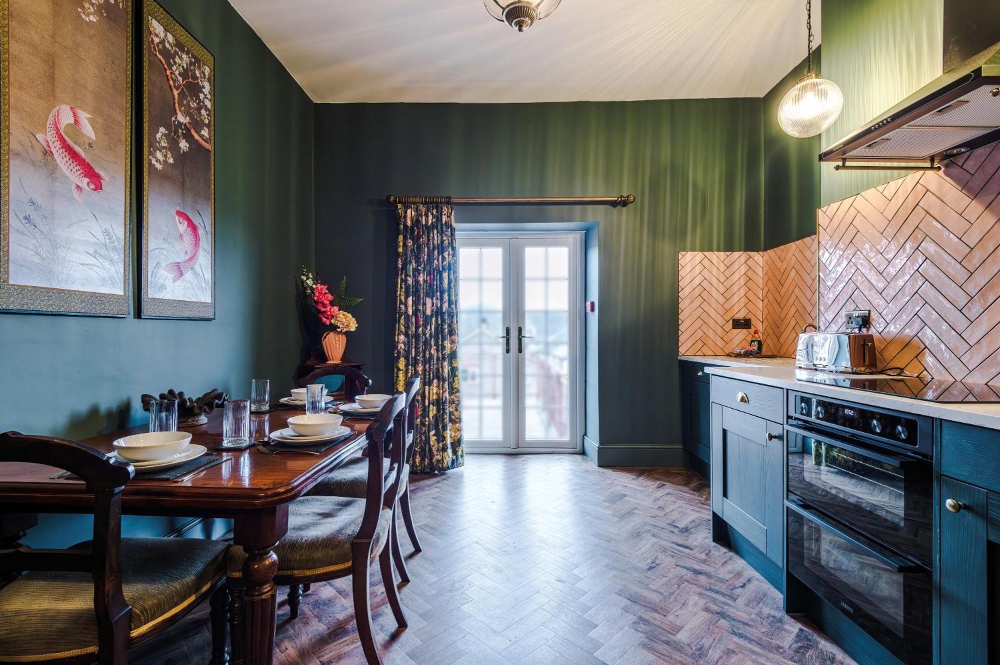 Russell Court By Orenda-Luxe ลันดิดโน ภายนอก รูปภาพ