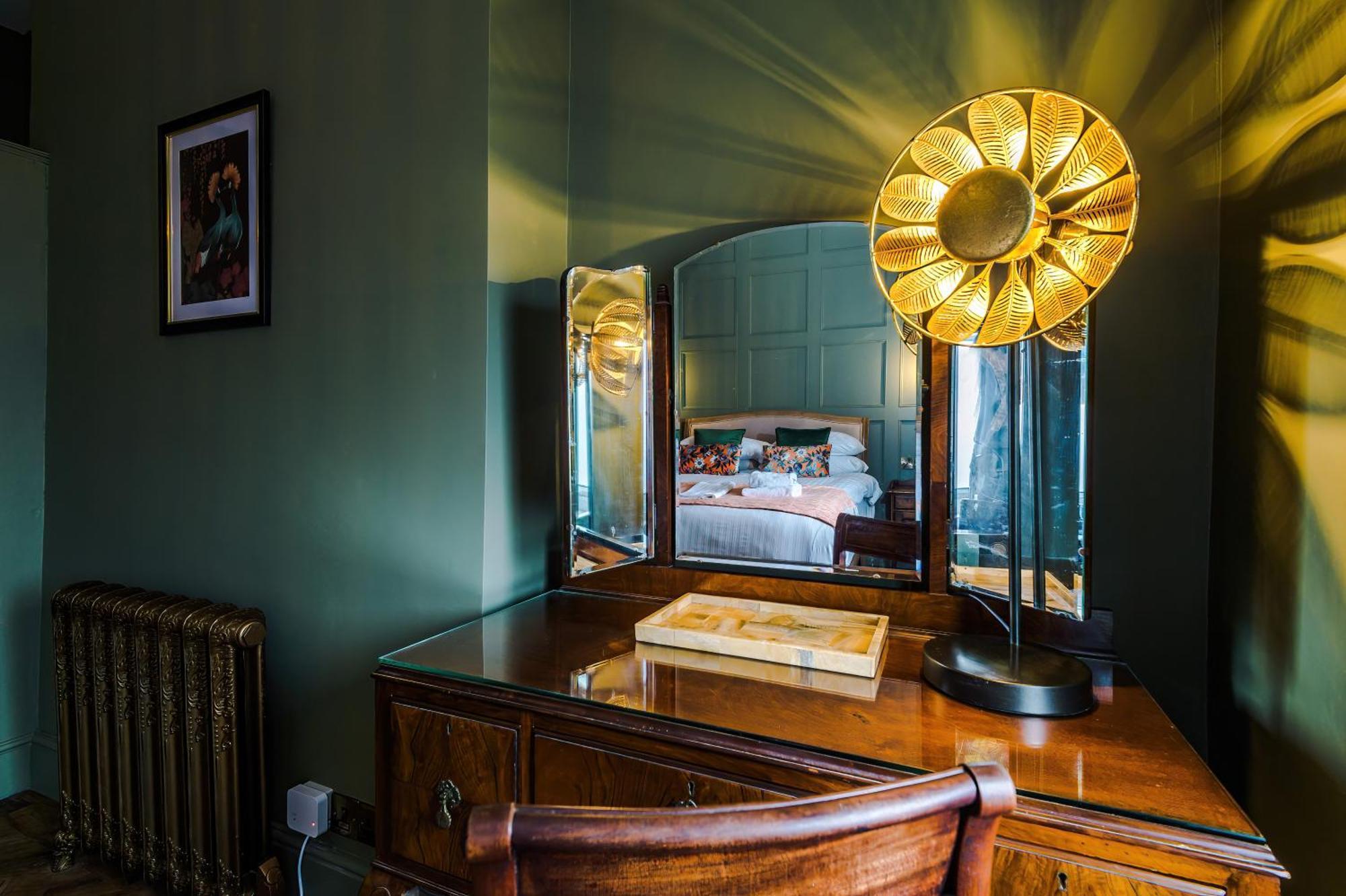 Russell Court By Orenda-Luxe ลันดิดโน ภายนอก รูปภาพ